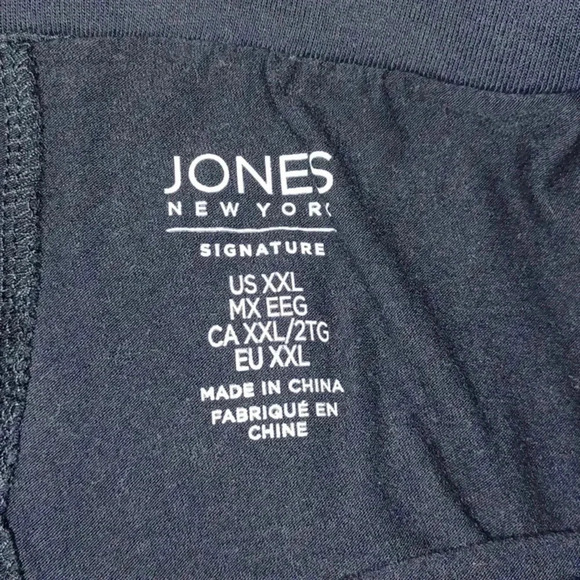  🍭🐾black skort with pockets.  Not new. - Picture 5 of 10